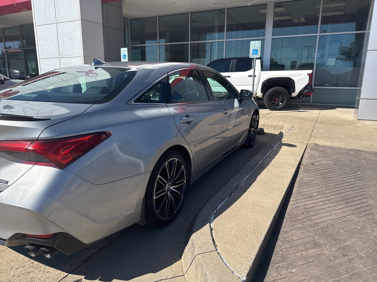 2021 Toyota Avalon Touring Premium photo 4