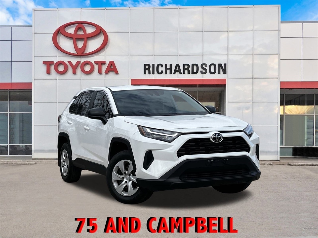 2025 Toyota RAV4 LE's photo