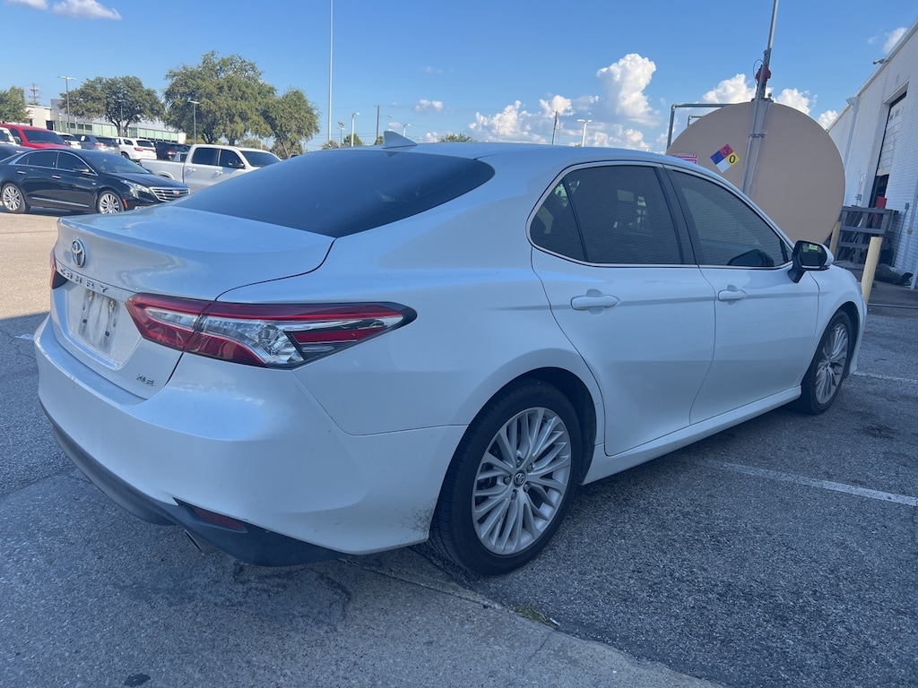 Used 2019 Toyota Camry XLE w/Perforated Leather/18-in Alloy Sedan