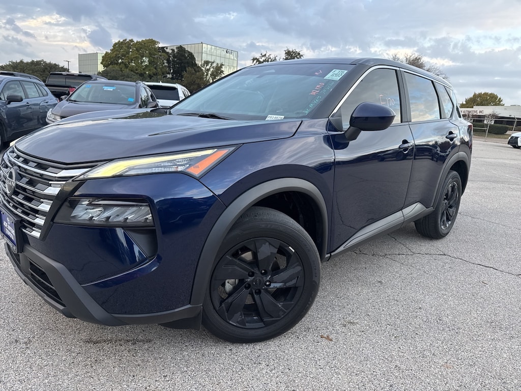 Used 2024 Nissan Rogue SV w/18-in Dark Painted Machine Finished Alloy SUV
