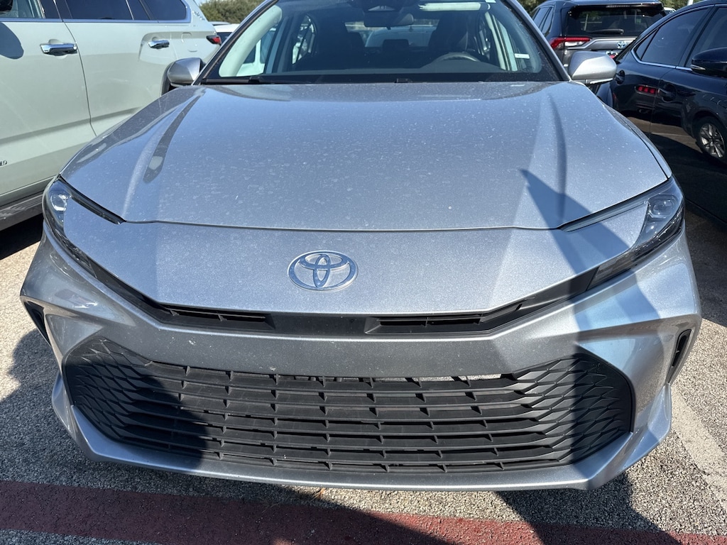 Used 2025 Toyota Camry LE w/16-Inch Silver-Finished Alloy Sedan