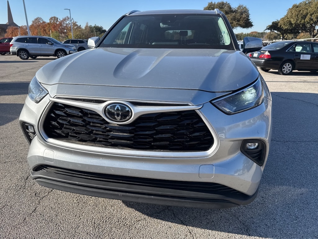 Used 2024 Toyota Highlander XLE w/Sunroof/Lthr/18-Inmachined-Finish Alloy SUV