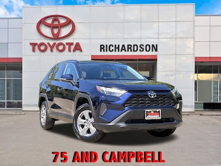 2025 Toyota RAV4 XLE w/17-Inch 5-Spoke Silver Alloy Wheels SUV