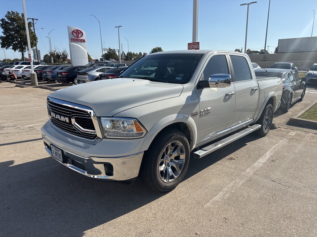 Used 2017 Ram 1500 Limited w/Navigation/Moonroof/20-in Alloy Truck Crew Cab