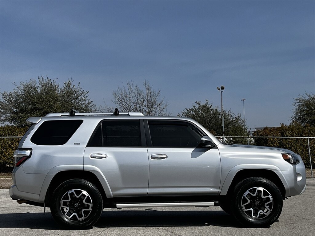 Used 2017 Toyota 4Runner SR5 w/17-in x 7.0-in 6-Spoke Alloy Wheels SUV