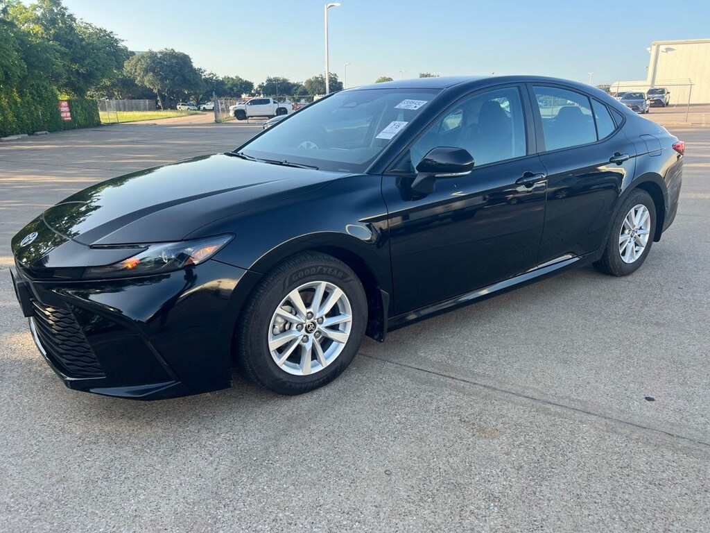 Used 2025 Toyota Camry LE w/Convenience Package Sedan