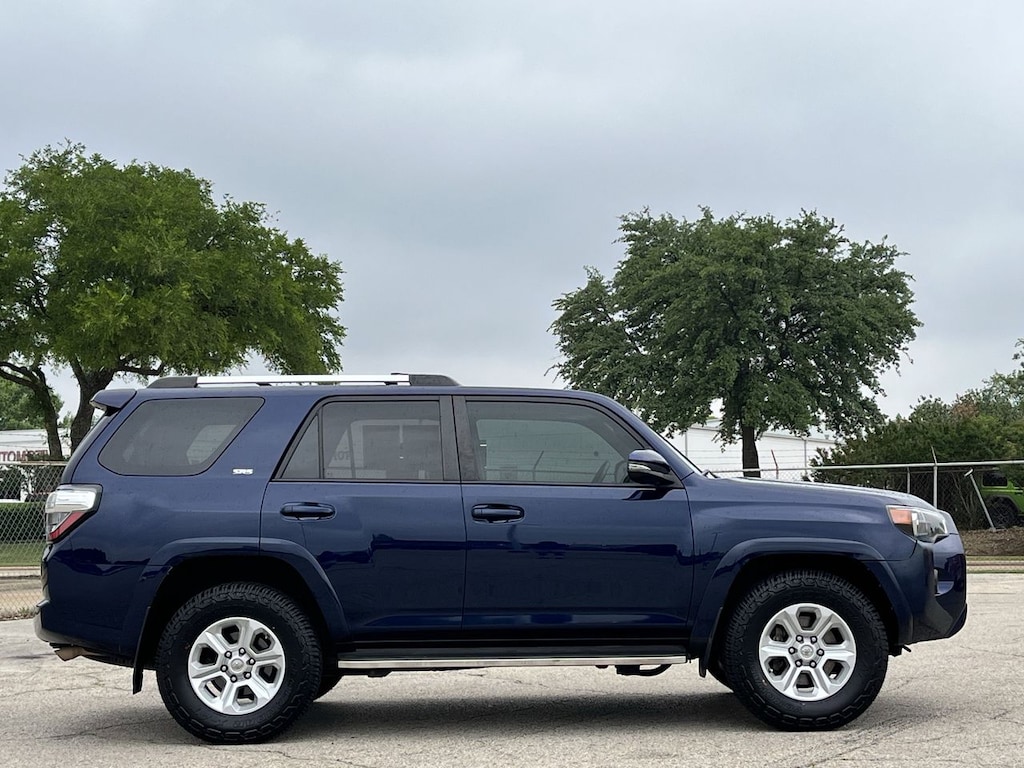 Used 2022 Toyota 4Runner SR5 Premium w/Navigation/Sunroof/Leather/17-Inch A SUV