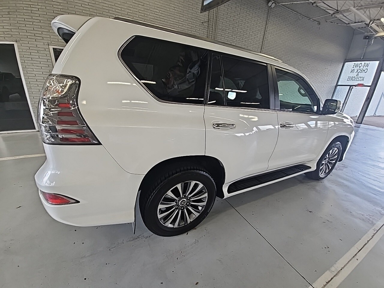 2020 Lexus GX 460 Luxury photo 4