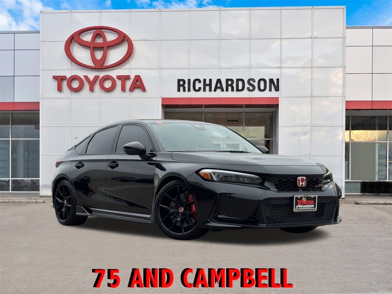 2023 Honda Civic Hatchback Type-R's photo