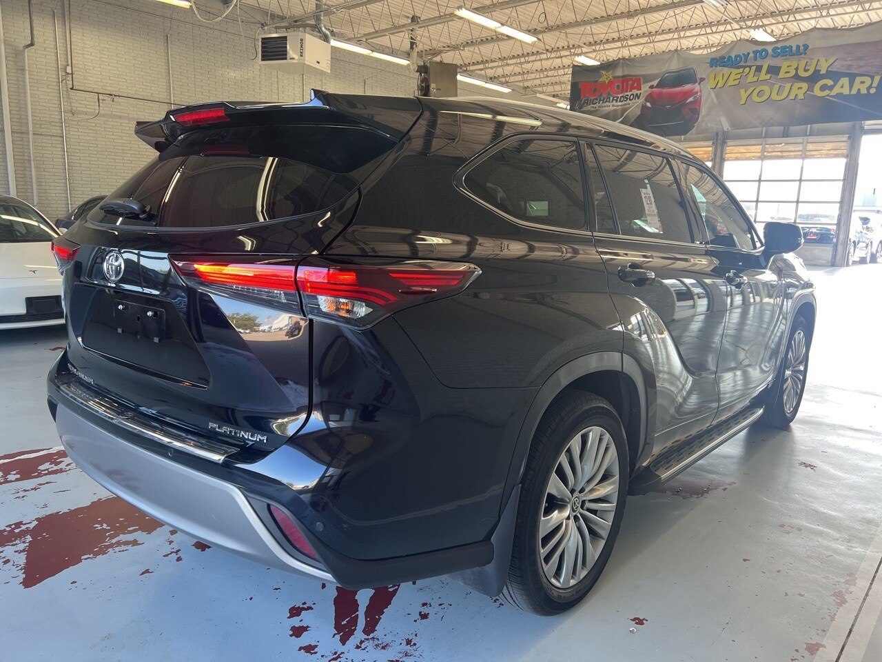 2024 Toyota Highlander Platinum photo 3