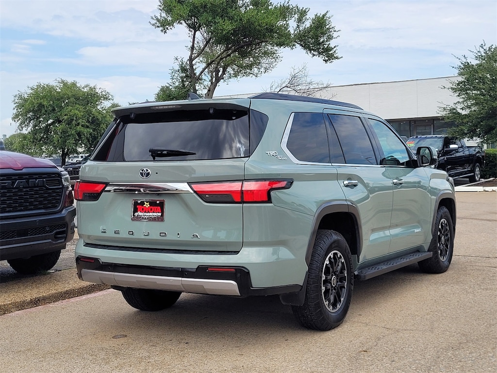 Used 2023 Toyota Sequoia Limited w/Trd off-Road Package/Moonroof SUV