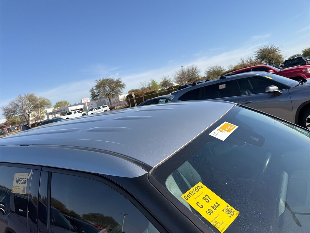 Used 2022 Toyota Highlander LE w/18-in Painted Alloy Wheels/Power Liftgate SUV