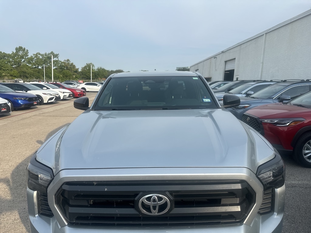 Used 2025 Toyota Tacoma SR w/8-in Toyota Audio Multimedia Truck Double Cab