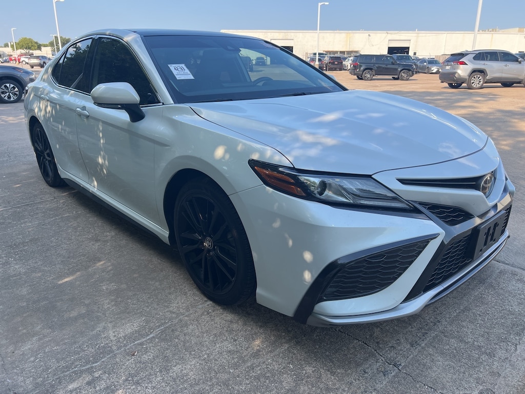 Used 2022 Toyota Camry XSE V6 w/Pano-Roof/Leather/HUD/19-in Alloy Sedan