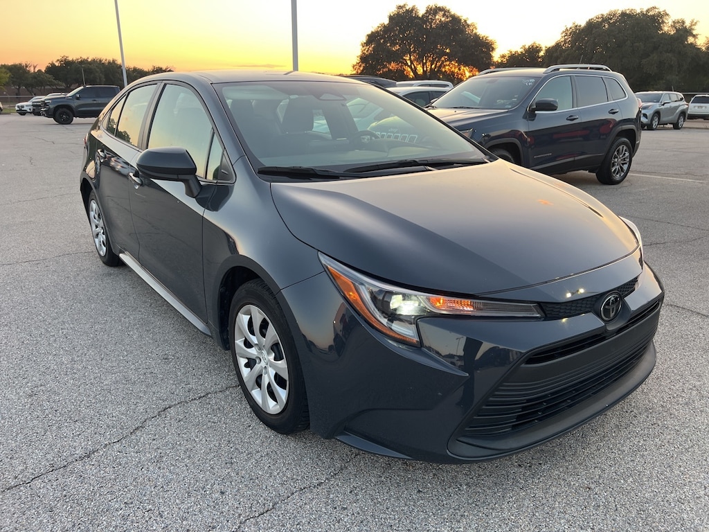 Used 2024 Toyota Corolla LE w/8-in Toyota Audio Multimedia Sedan