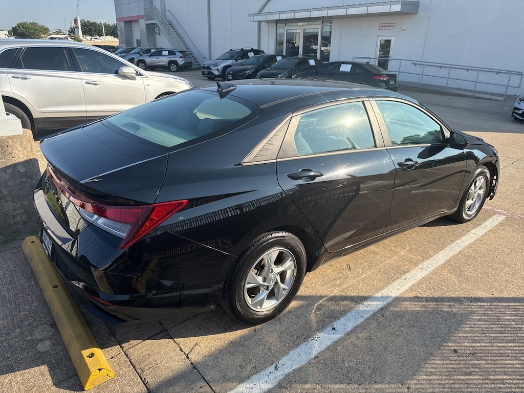 Used 2023 Hyundai Elantra SE w/15-Inch x 6.0J Alloy Wheels Sedan