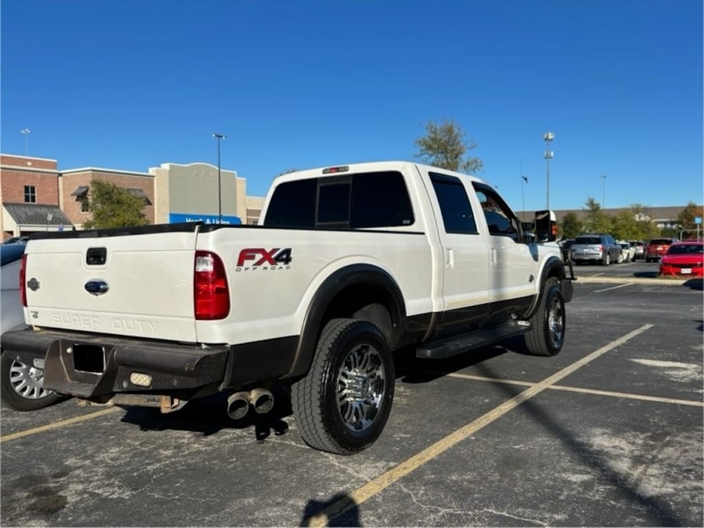 Used 2016 Ford F-250 King Ranch w/FX4 Off-Road Package Truck Crew Cab