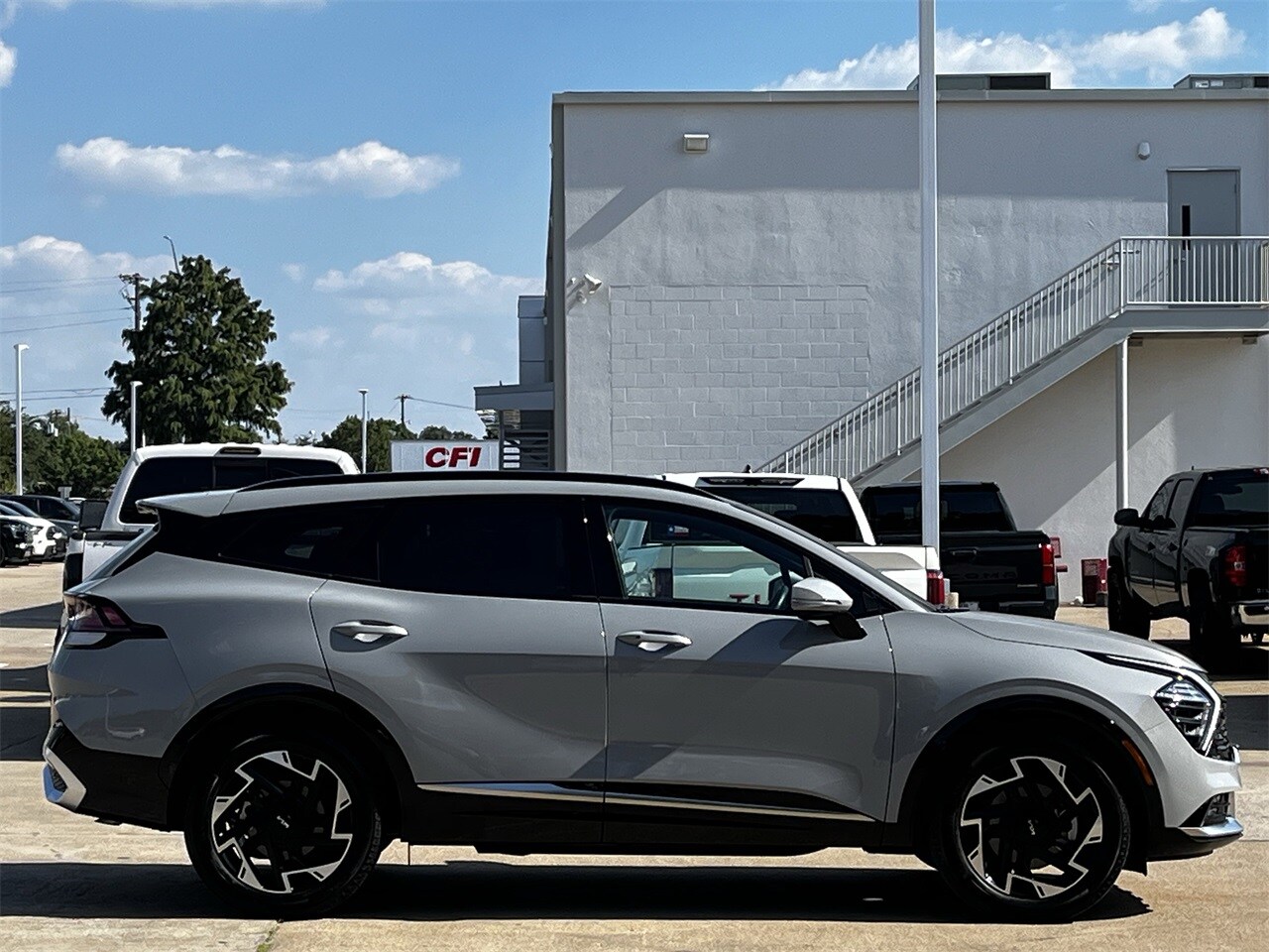 2025 Kia Sportage photo 3