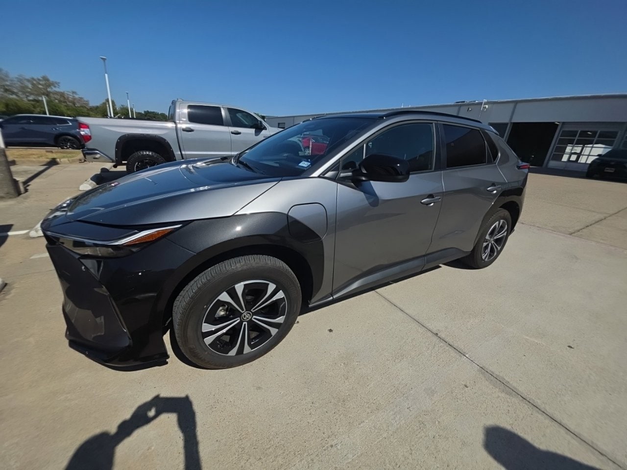 Used 2024 Toyota bZ4X XLE with VIN JTMAAAAA7RA048150 for sale in Richardson, TX