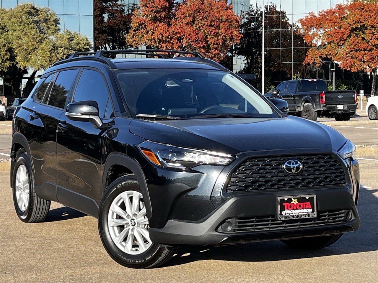 2024 Toyota Corolla Cross LE's photo