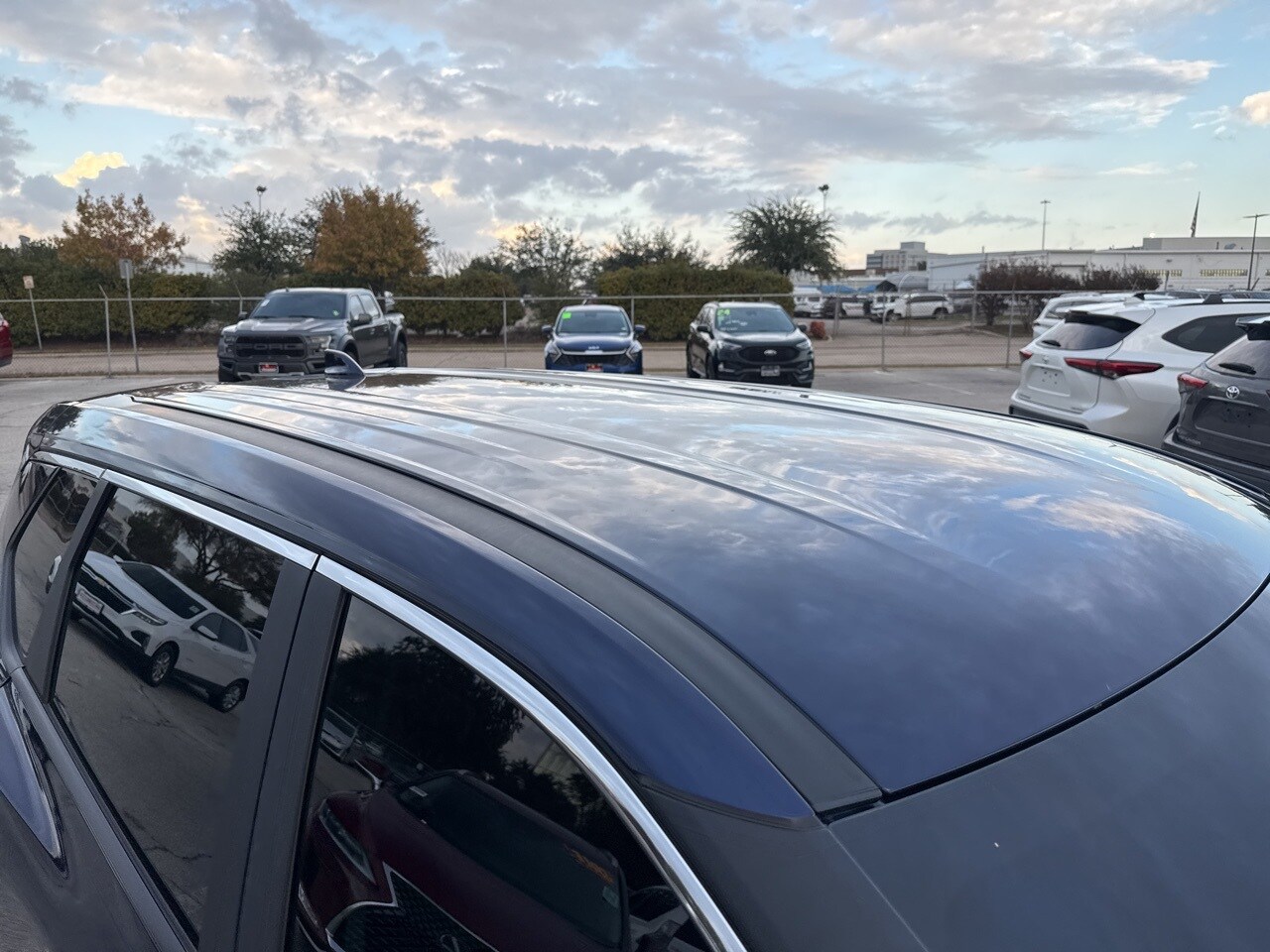 2024 Nissan Rogue SV photo 3