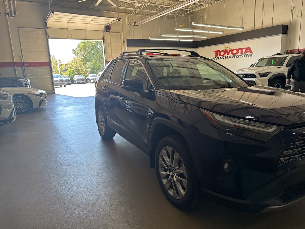 Used 2023 Toyota RAV4 Limited w/Leather/Sunroof/19-in Alloy SUV