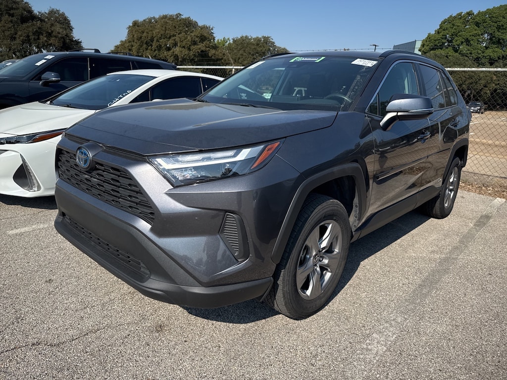 Used 2024 Toyota RAV4 Hybrid LE w/17-in Silver Aluminum Alloy SUV