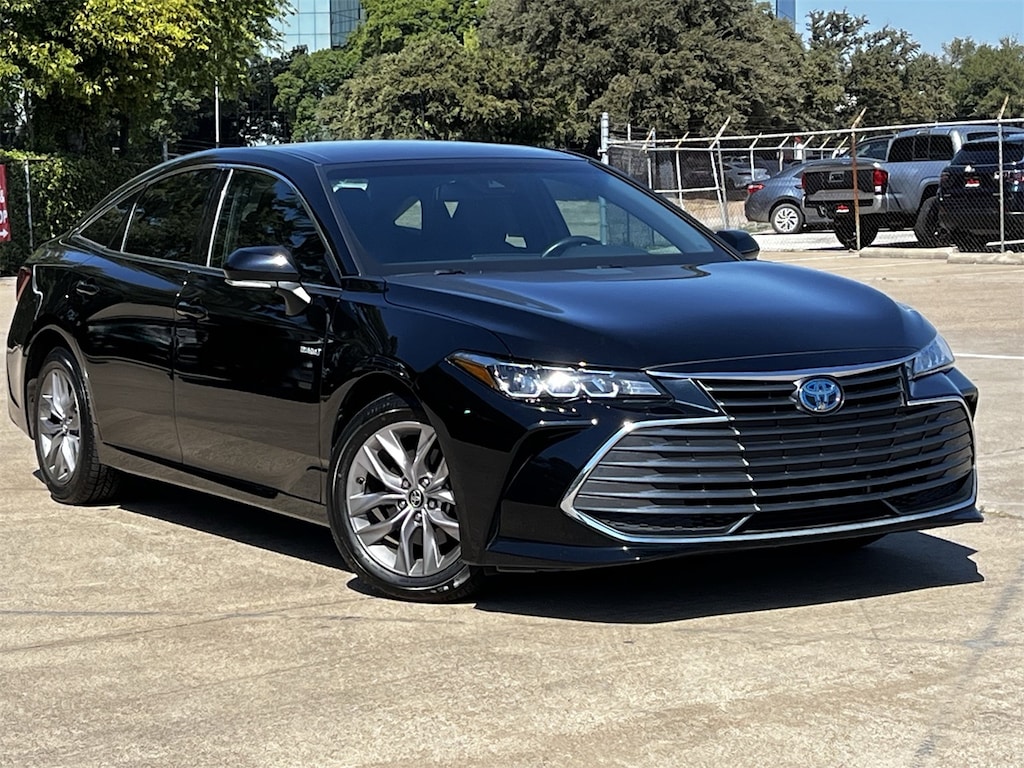 Used 2019 Toyota Avalon Hybrid XLE Plus Sedan