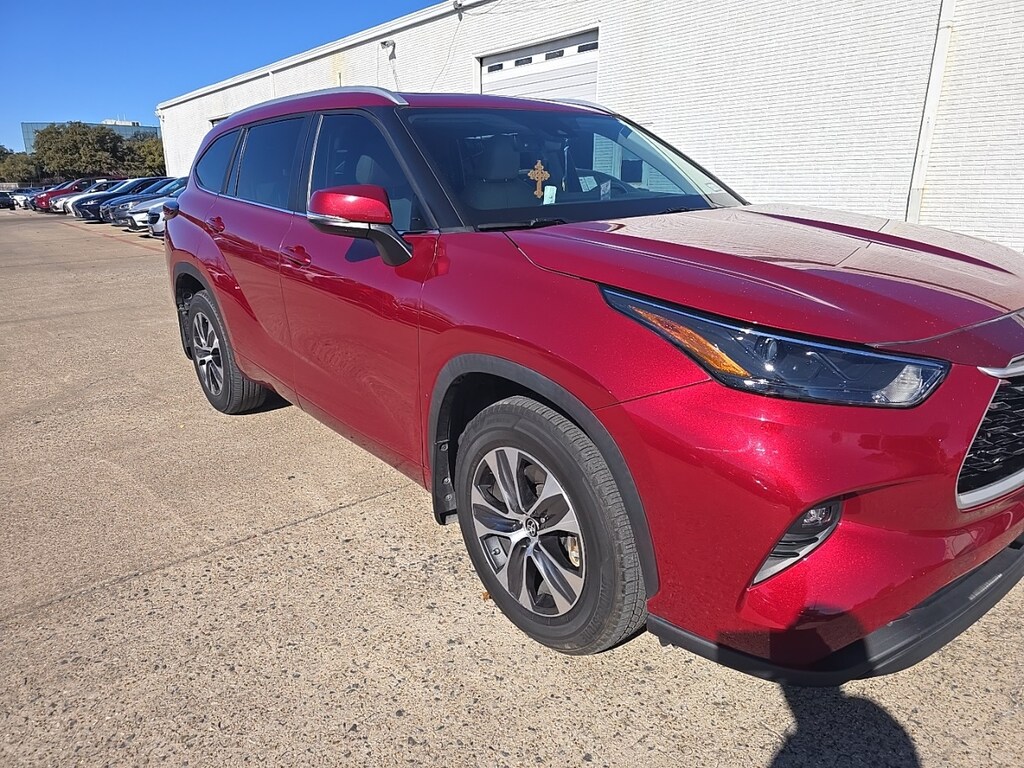 Used 2023 Toyota Highlander XLE SUV