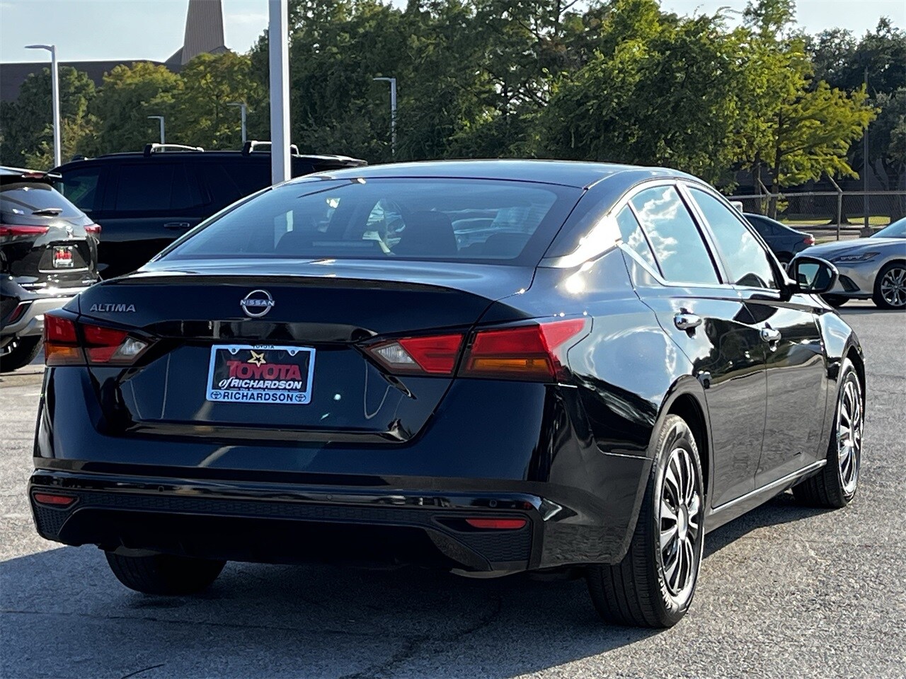 2023 Nissan Altima 2.5 photo 2