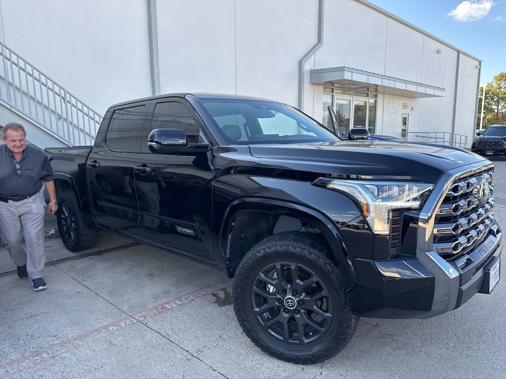 Used 2024 Toyota Tundra Platinum w/Navigation/Panoramic Glass Roof Truck CrewMax