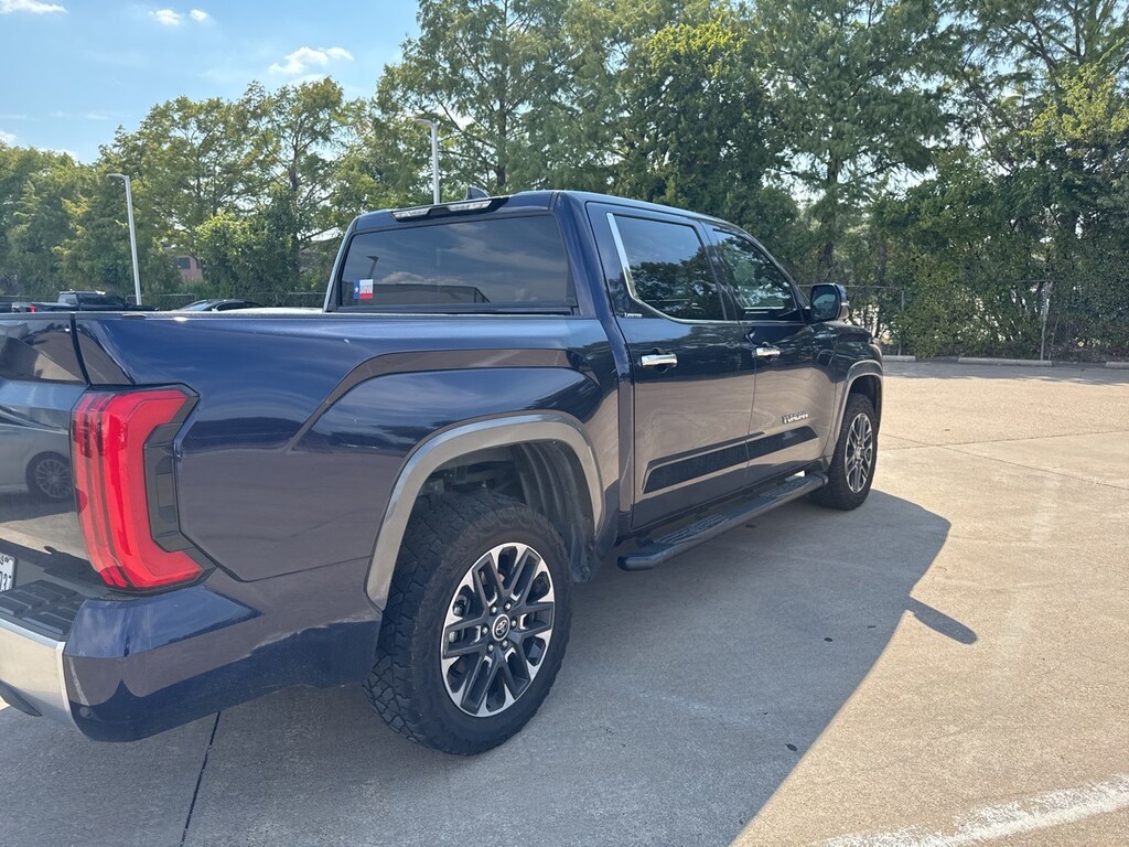 Used 2022 Toyota Tundra Limited w/Navigation/20-Inch Alloy Wheels Truck CrewMax