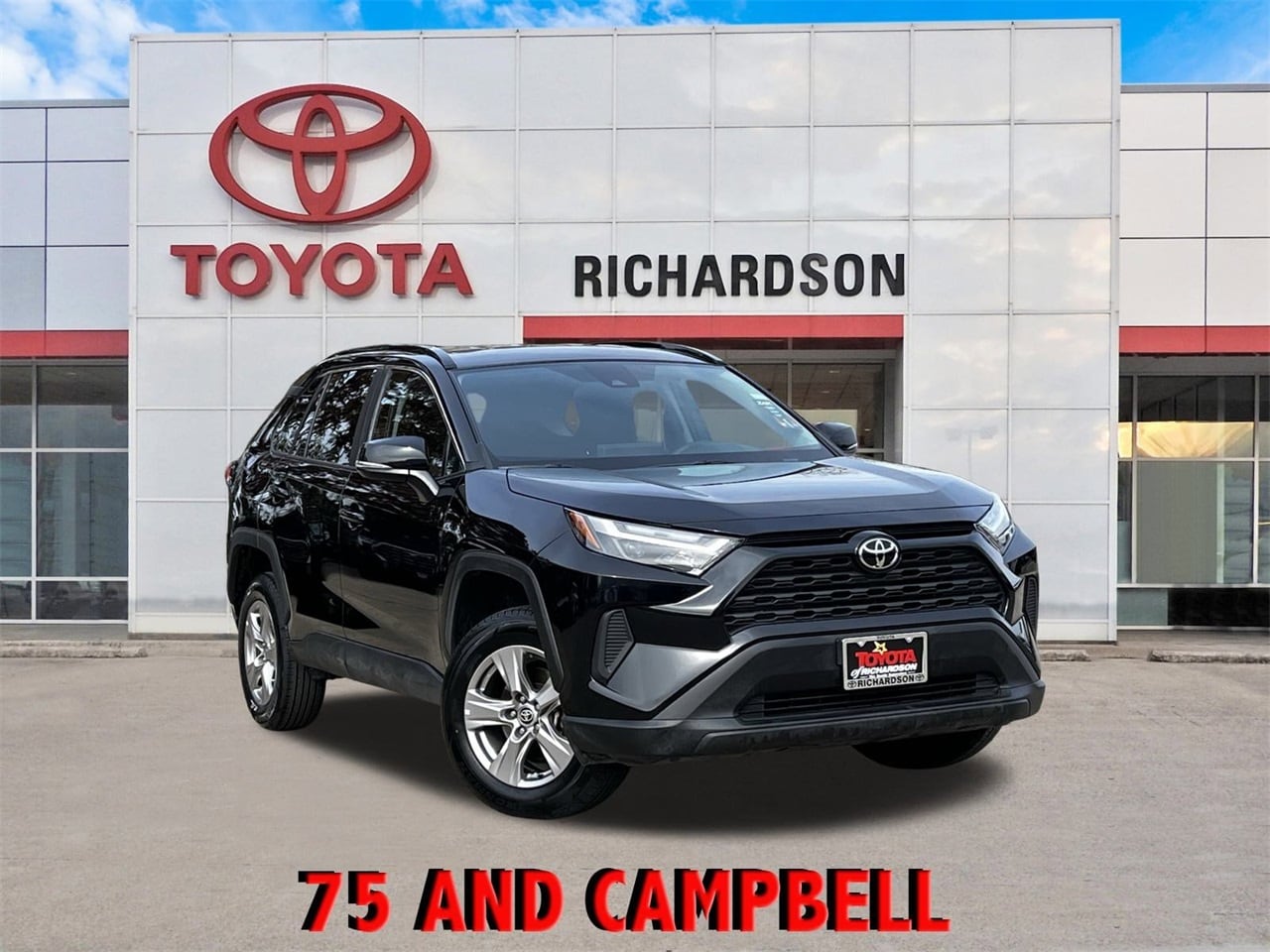2024 Toyota RAV4 XLE's photo