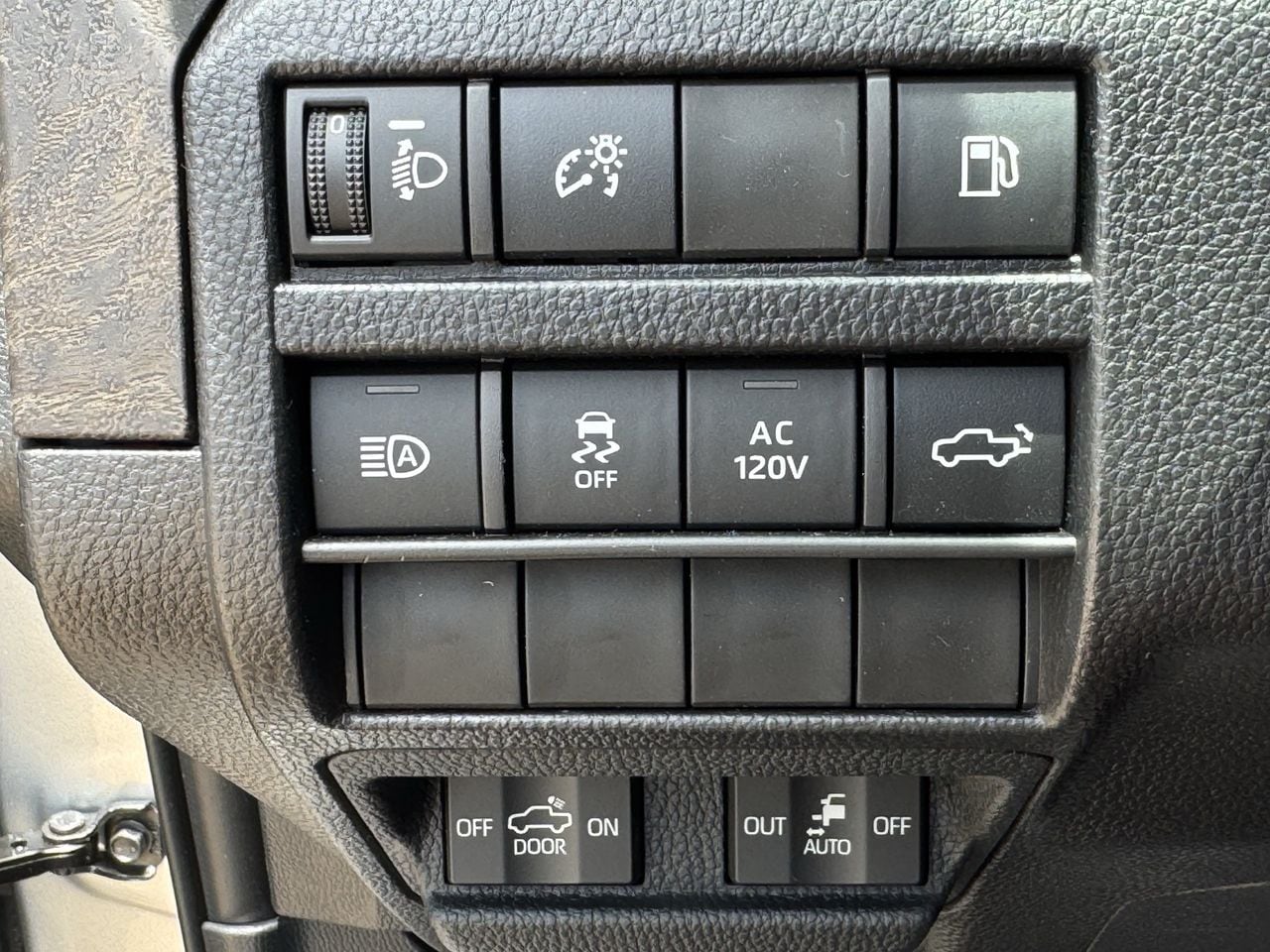 2026 Toyota Tacoma Limited - Photo 18