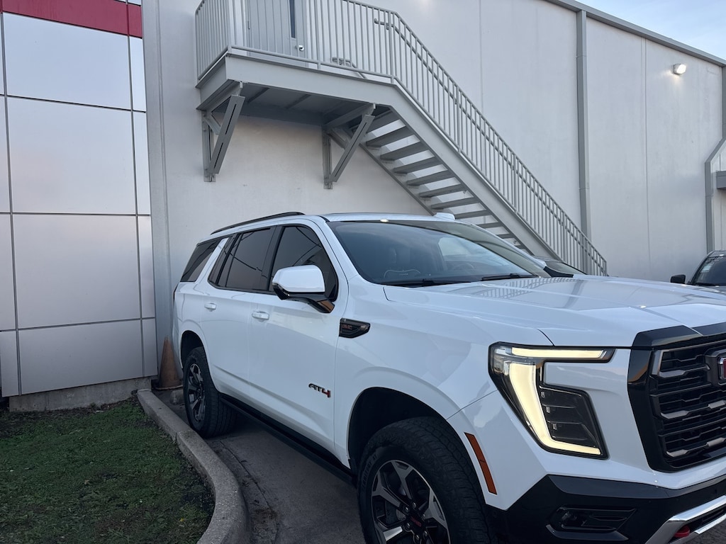 Used 2025 GMC Yukon AT4 Ultimate w/Advanced Technology Package/Navigat SUV