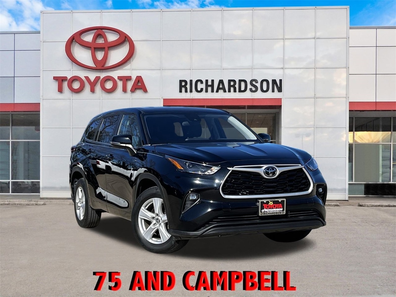 2024 Toyota Highlander LE's photo