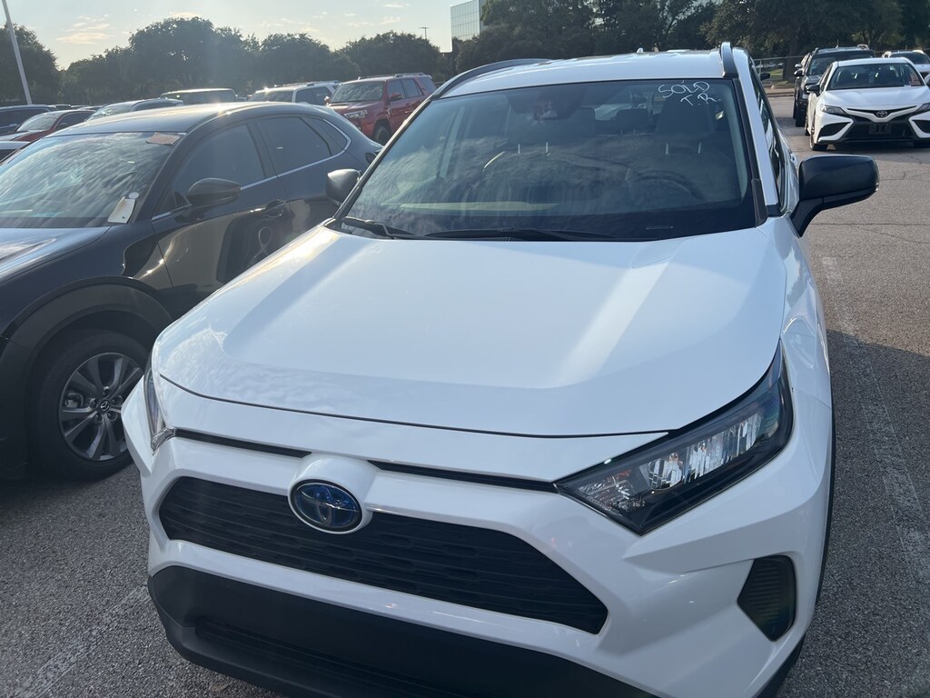 Used 2022 Toyota RAV4 Hybrid LE w/17-Inch Silver Alloy/Leather Seats SUV