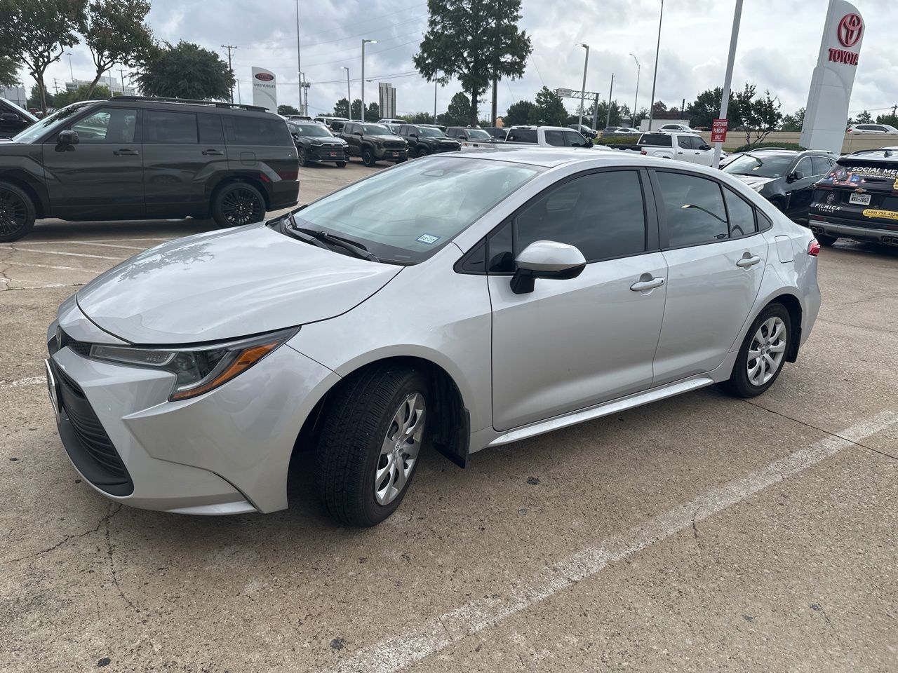 2025 Toyota Corolla LE CVT's photo