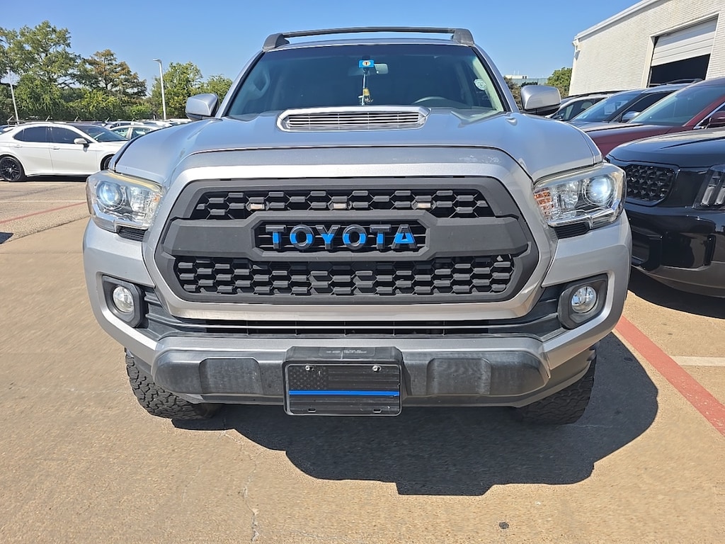 Used 2017 Toyota Tacoma TRD Sport w/17-Inch x 7.5 Machined Alloy Truck Double Cab
