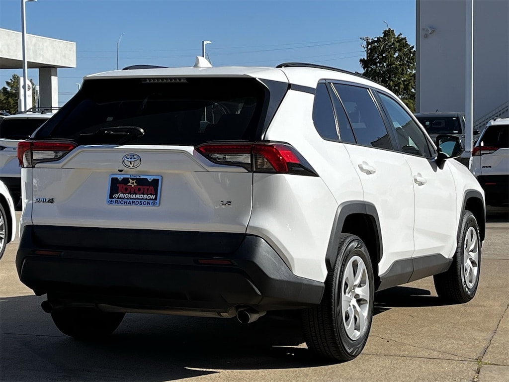 Used 2021 Toyota RAV4 LE w/Exterior Parking Camera Rear SUV