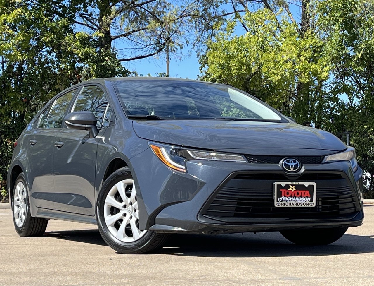 Used 2024 Toyota Corolla LE w/8-in Toyota Audio Multimedia System Sedan
