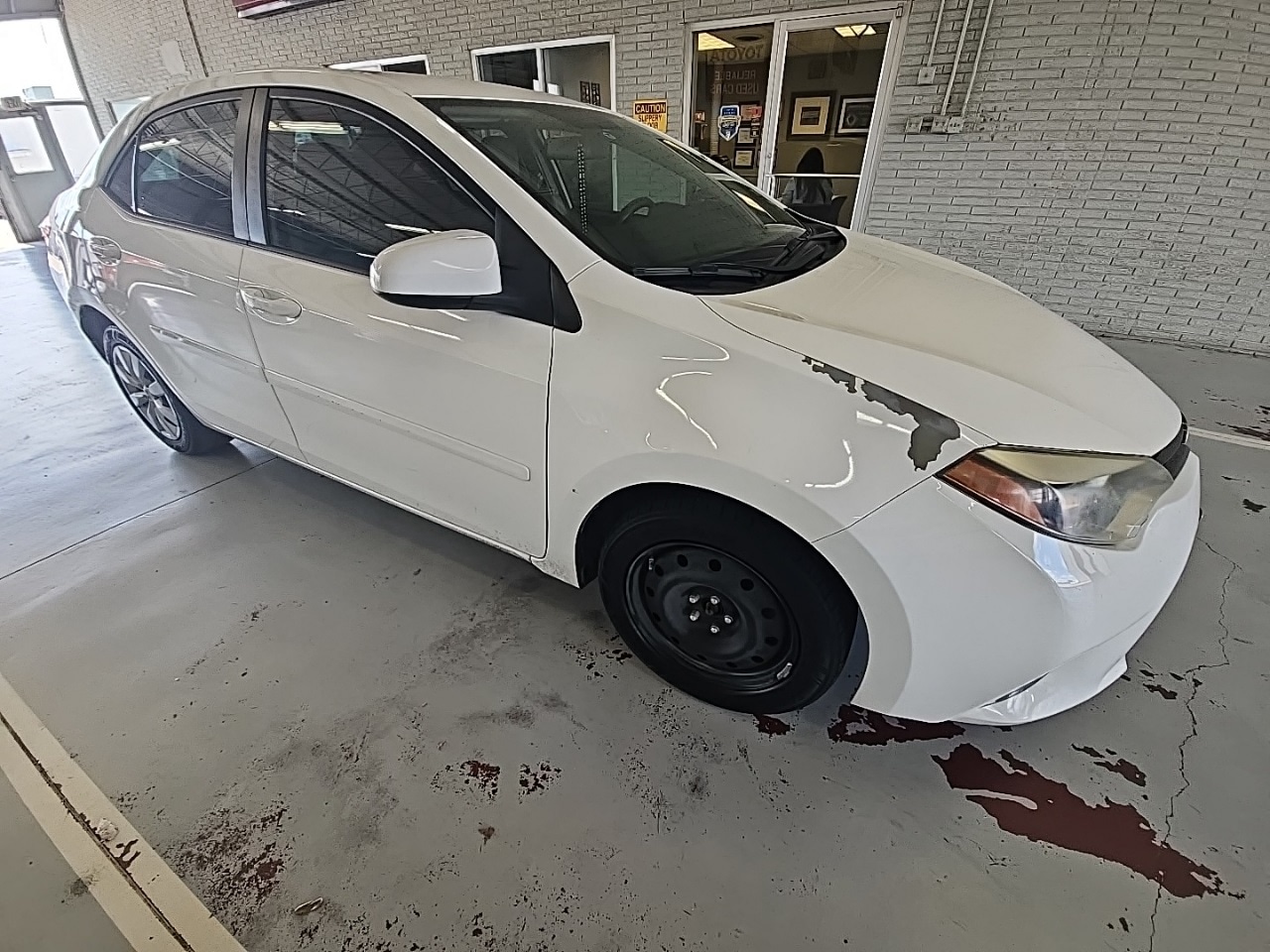 Used 2015 Toyota Corolla LE with VIN 5YFBURHE8FP215884 for sale in Richardson, TX