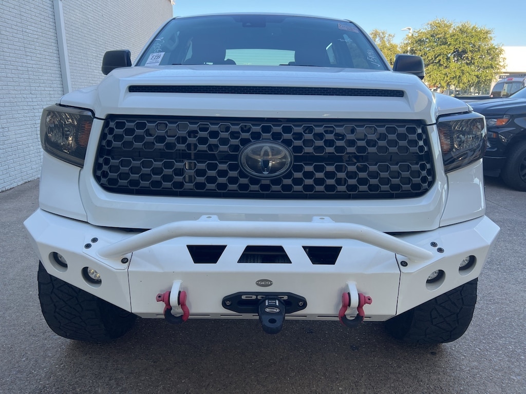 Used 2020 Toyota Tundra SR5 w/6-Inch Lift/Fuel Wheels/Red Costume Leather Truck CrewMax