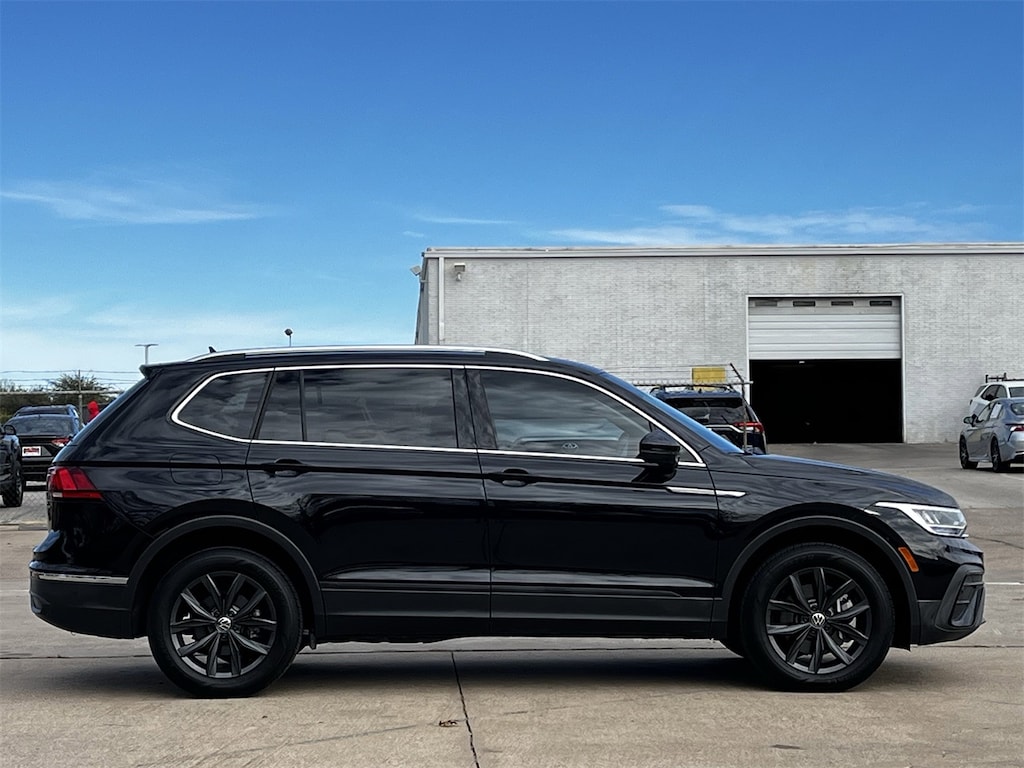 Used 2024 Volkswagen Tiguan 2.0T SE w/Perforated V-Tex Leatherette Seating SUV