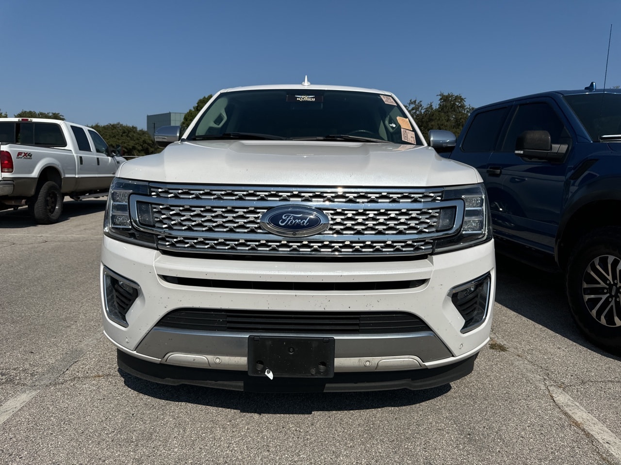 Used 2019 Ford Expedition Platinum with VIN 1FMJU1LT4KEA56626 for sale in Irving, TX