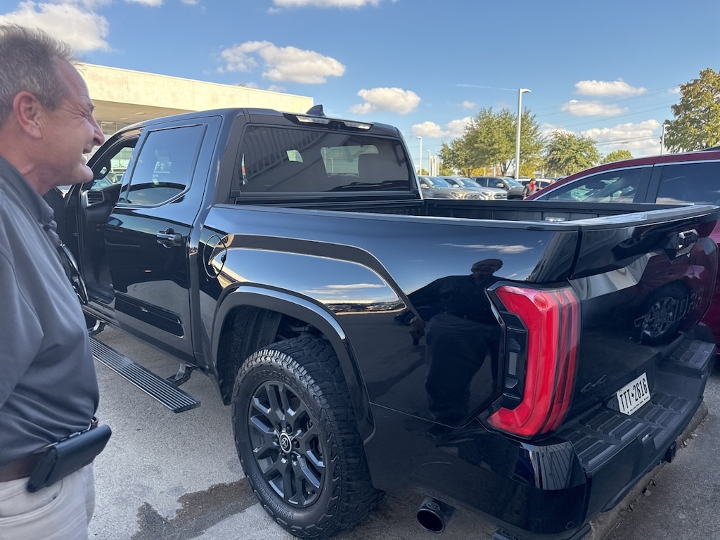 Used 2024 Toyota Tundra Platinum w/Navigation/Panoramic Glass Roof Truck CrewMax