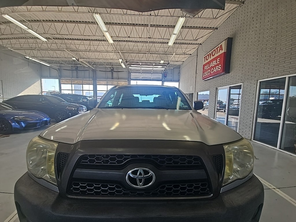 Used 2011 Toyota Tacoma Prerunner w/Super LOW-Miles Truck Double Cab