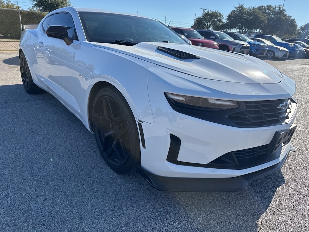 Used 2023 Chevrolet Camaro 2LT w/18-in Silver-Painted Aluminum Alloy Coupe