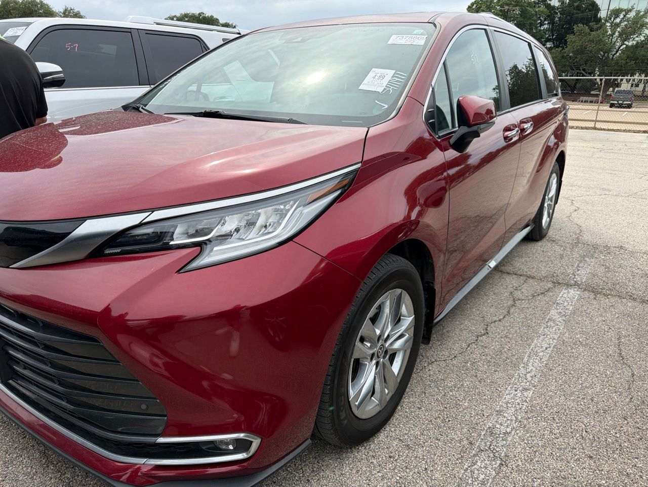 2024 Toyota Sienna Limited 7-Passenger Hybrid FWD's photo