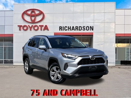 2024 Toyota RAV4 XLE w/17-in 5-Spoke Silver Alloy SUV